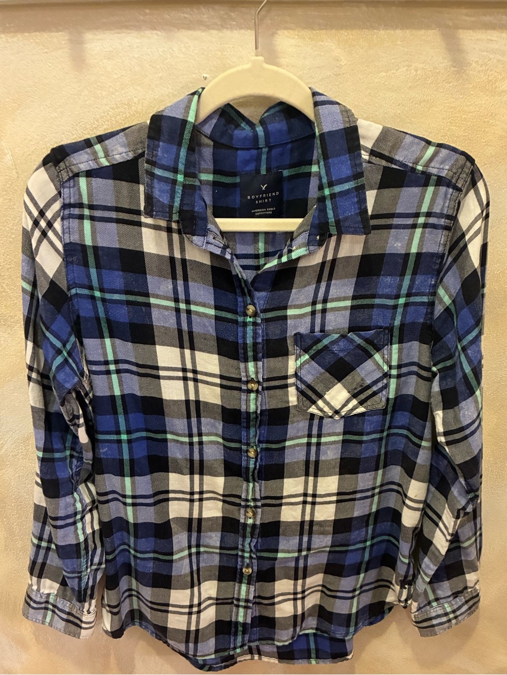 Women’s American Eagle Blue and Black Plaid Boyfriend Shirt Size Medium